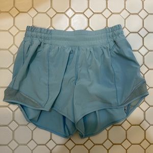 Lululemon hotty hot 4 inch shorts
